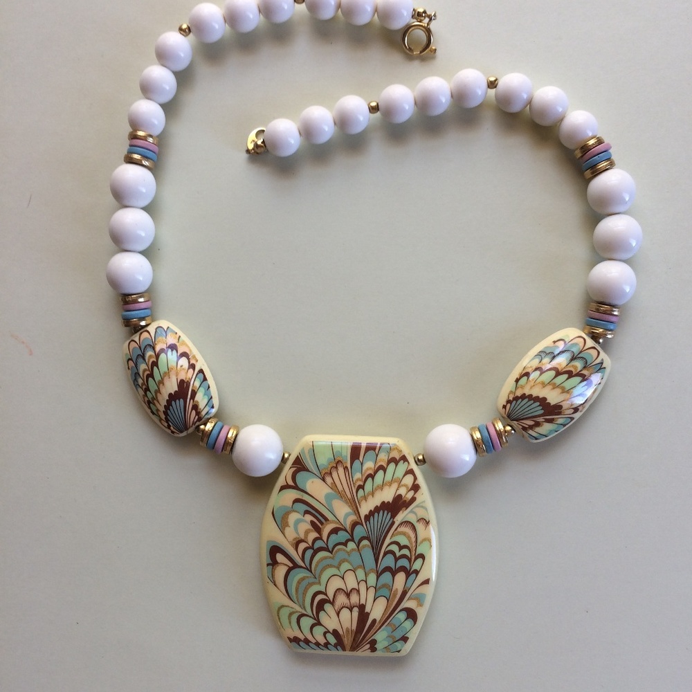 Ceramic pendant choker